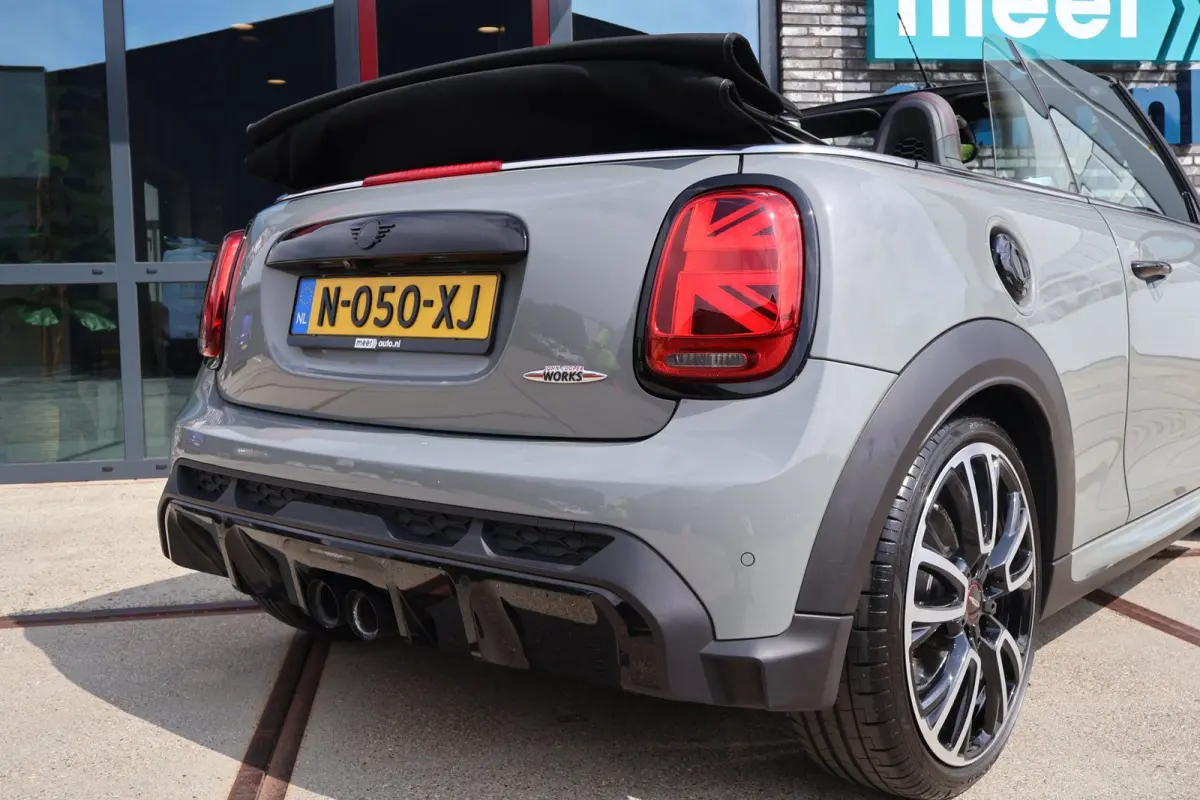2.0 231pk John Works JCW VOL! HUD l H/K l SCHAALSTOELEN l CAMERA l KEYLESS l ADAPT.CRUISE l CARPLAY l SFEER
