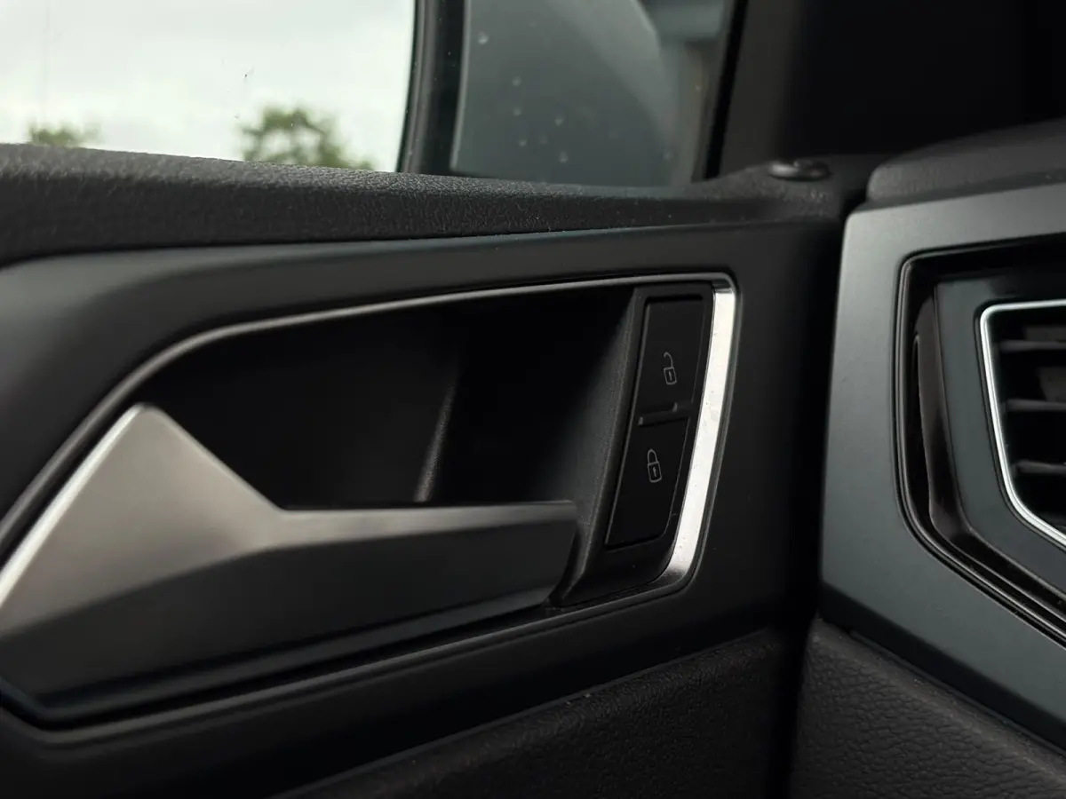 1.0 TSI 95 pk R-Line Business | Panoramadak | Achteruitrijcamera | Apple carplay |