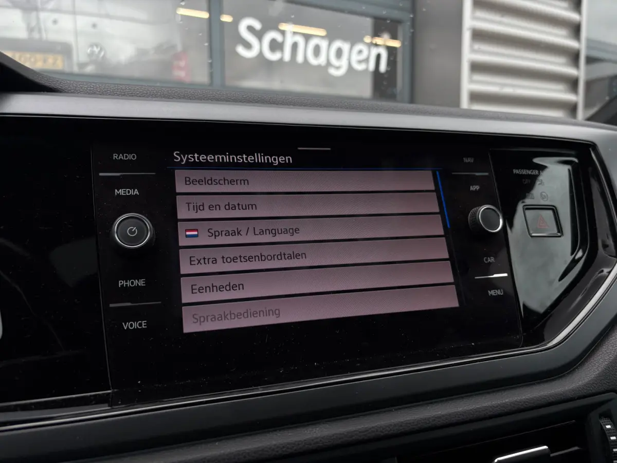 1.0 TSI 95 pk R-Line Business | Panoramadak | Achteruitrijcamera | Apple carplay |