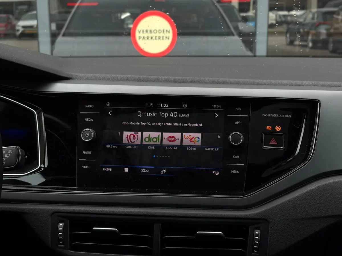 1.0 TSI 95 pk R-Line Business | Panoramadak | Achteruitrijcamera | Apple carplay |