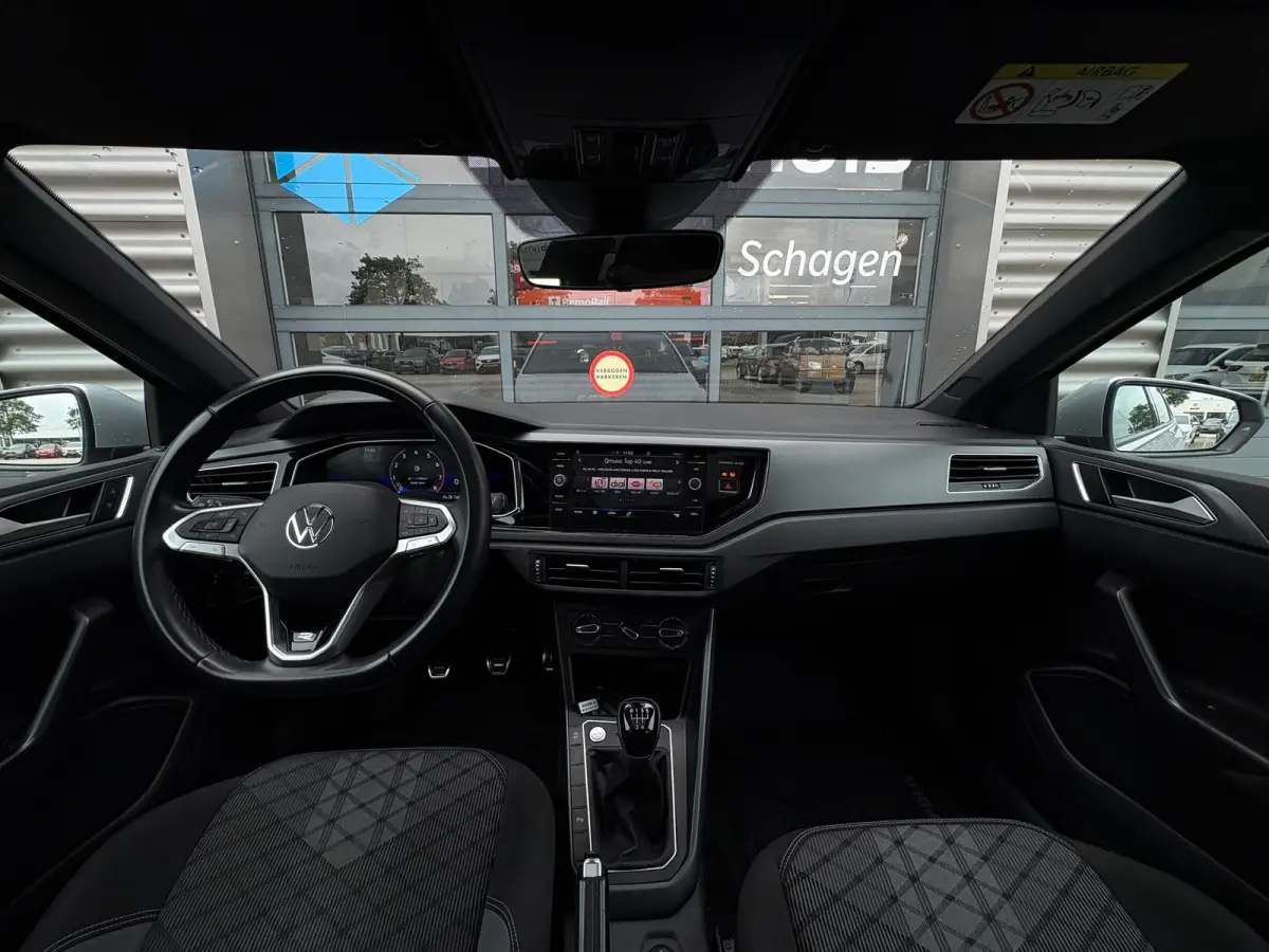 1.0 TSI 95 pk R-Line Business | Panoramadak | Achteruitrijcamera | Apple carplay |