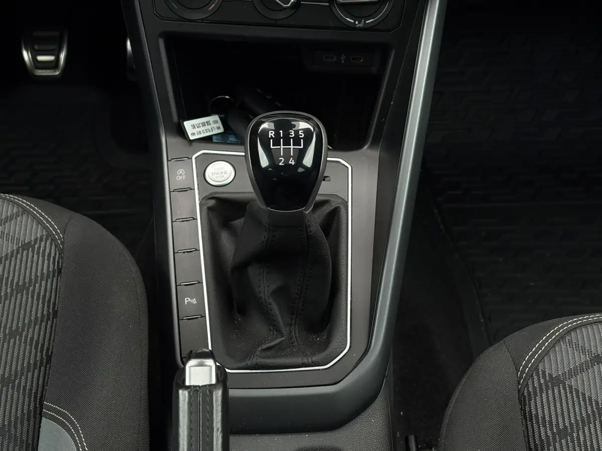 1.0 TSI 95 pk R-Line Business | Panoramadak | Achteruitrijcamera | Apple carplay |