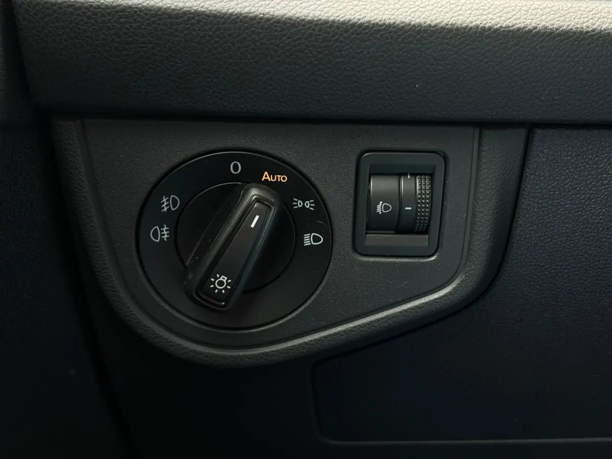 1.0 TSI 95 pk R-Line Business | Panoramadak | Achteruitrijcamera | Apple carplay |