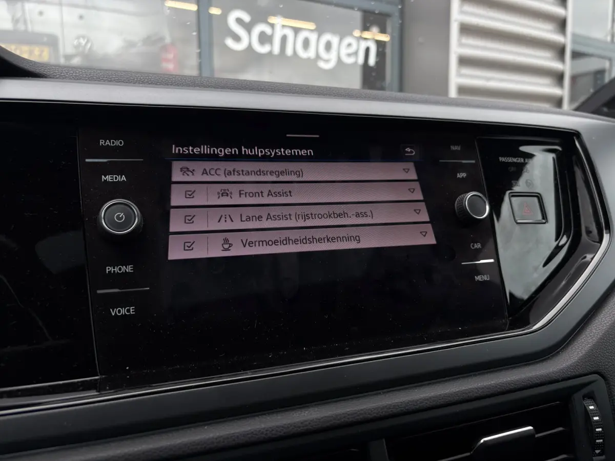 1.0 TSI 95 pk R-Line Business | Panoramadak | Achteruitrijcamera | Apple carplay |