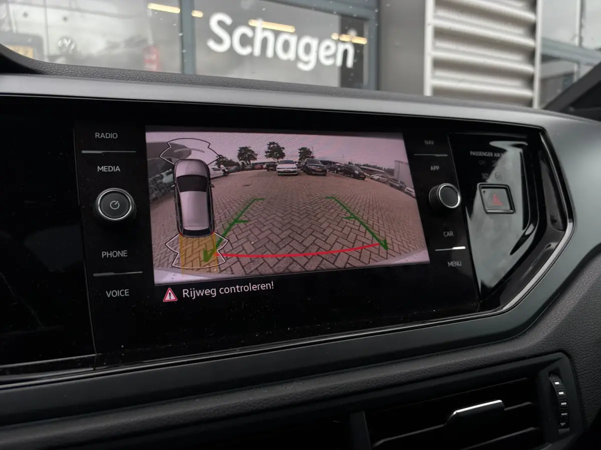 1.0 TSI 95 pk R-Line Business | Panoramadak | Achteruitrijcamera | Apple carplay |
