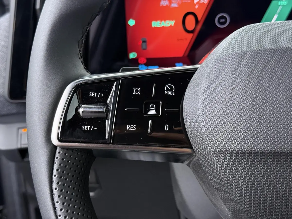 EV87 long range techno | Pack advanced driving assist & augmented vision |