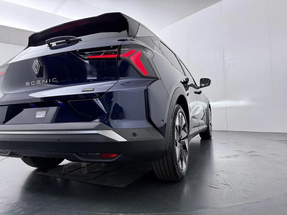 EV87 long range techno | Pack advanced driving assist & augmented vision |