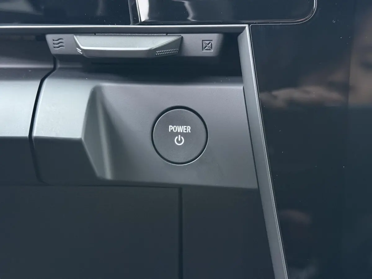 EV87 long range techno | Pack advanced driving assist & augmented vision |