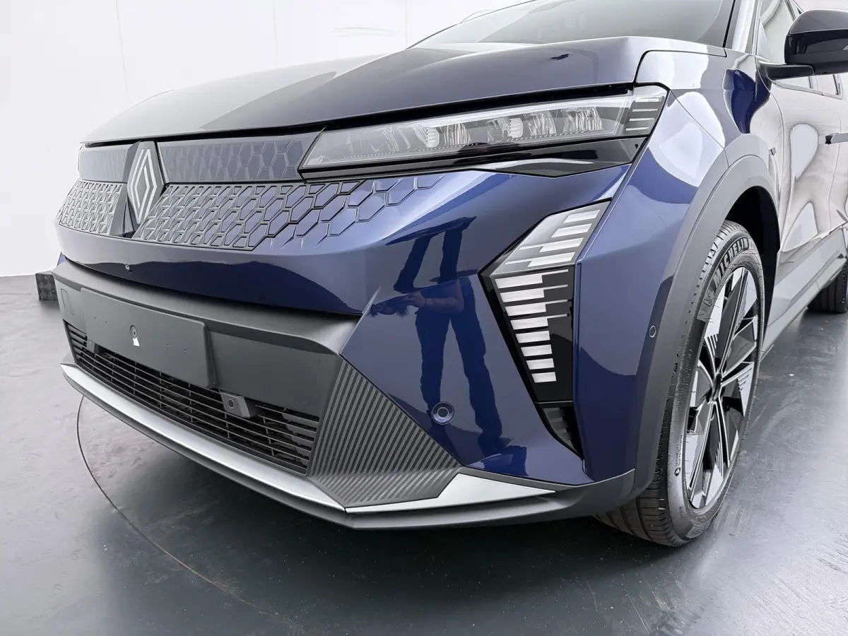 EV87 long range techno | Pack advanced driving assist & augmented vision |