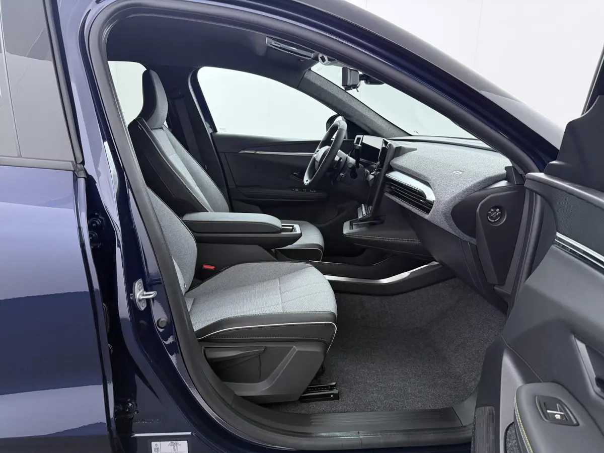 EV87 long range techno | Pack advanced driving assist & augmented vision |