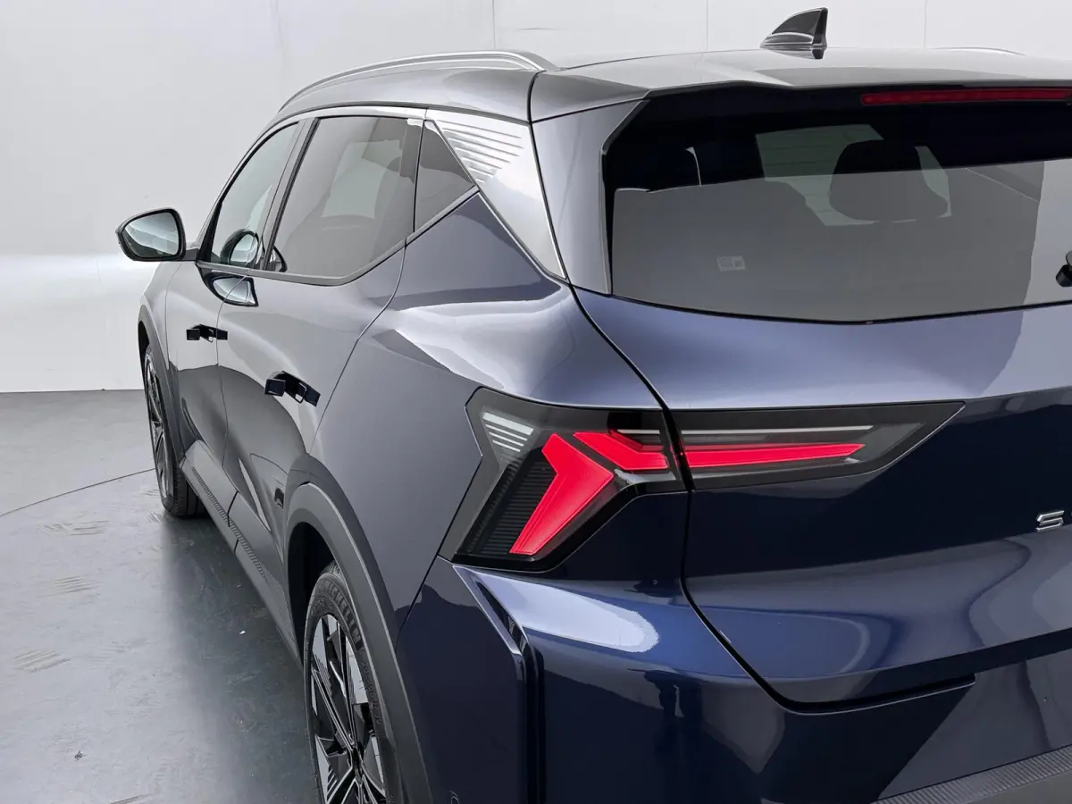 EV87 long range techno | Pack advanced driving assist & augmented vision |