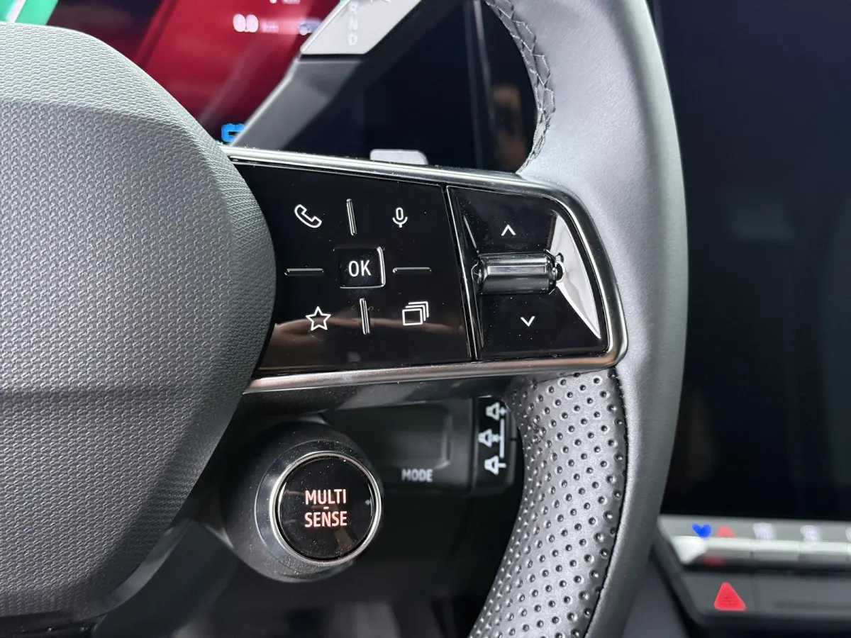 EV87 long range techno | Pack advanced driving assist & augmented vision |