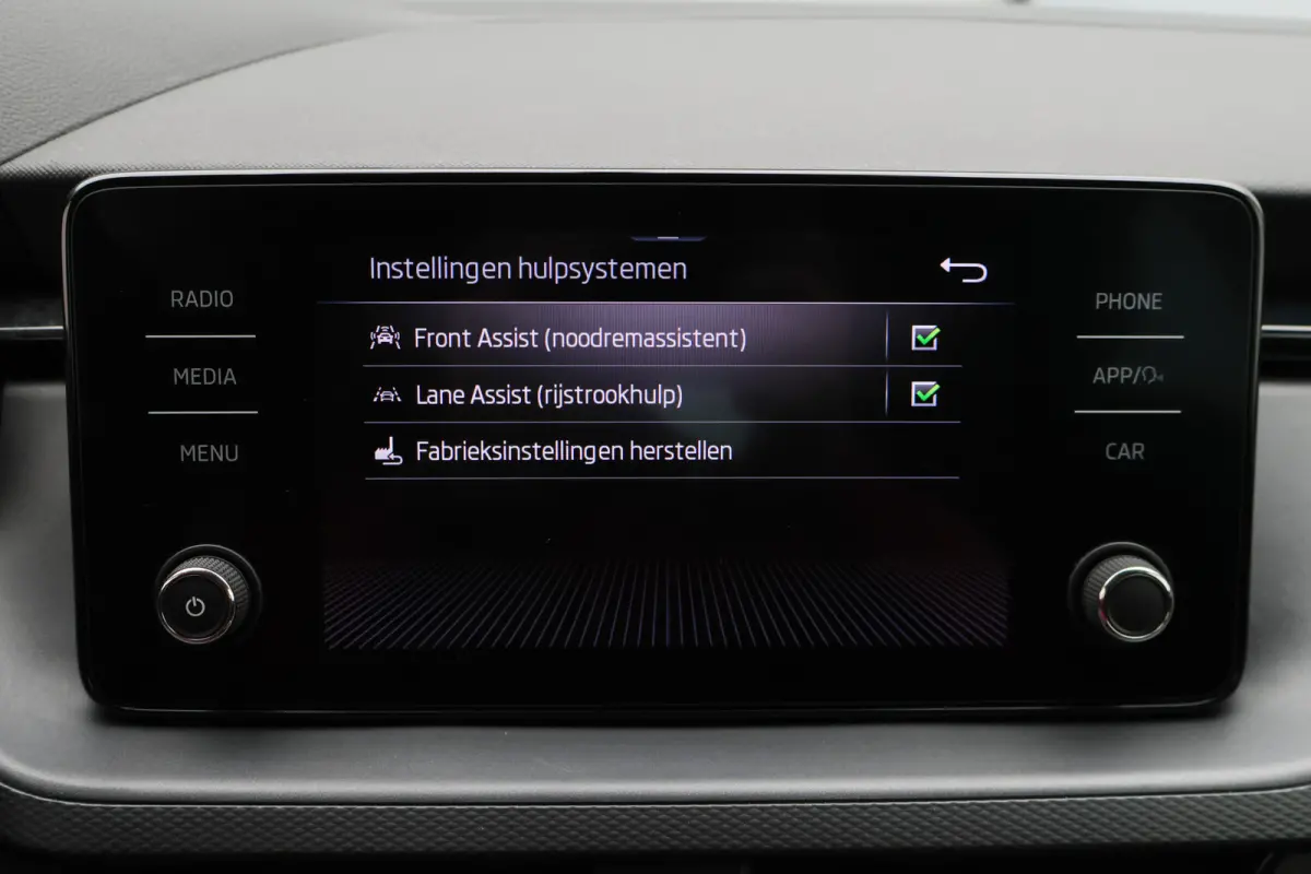 1.0 TSI Ambition Eerste Eigenaar, Airco, Cruise, Apple Carplay, Lane Assist, LED, PDC, 16''