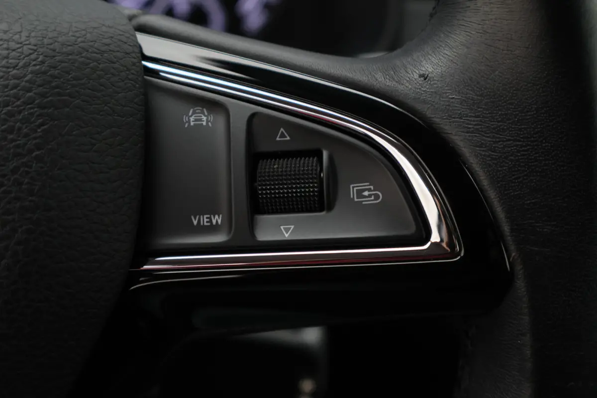 1.0 TSI Ambition Eerste Eigenaar, Airco, Cruise, Apple Carplay, Lane Assist, LED, PDC, 16''
