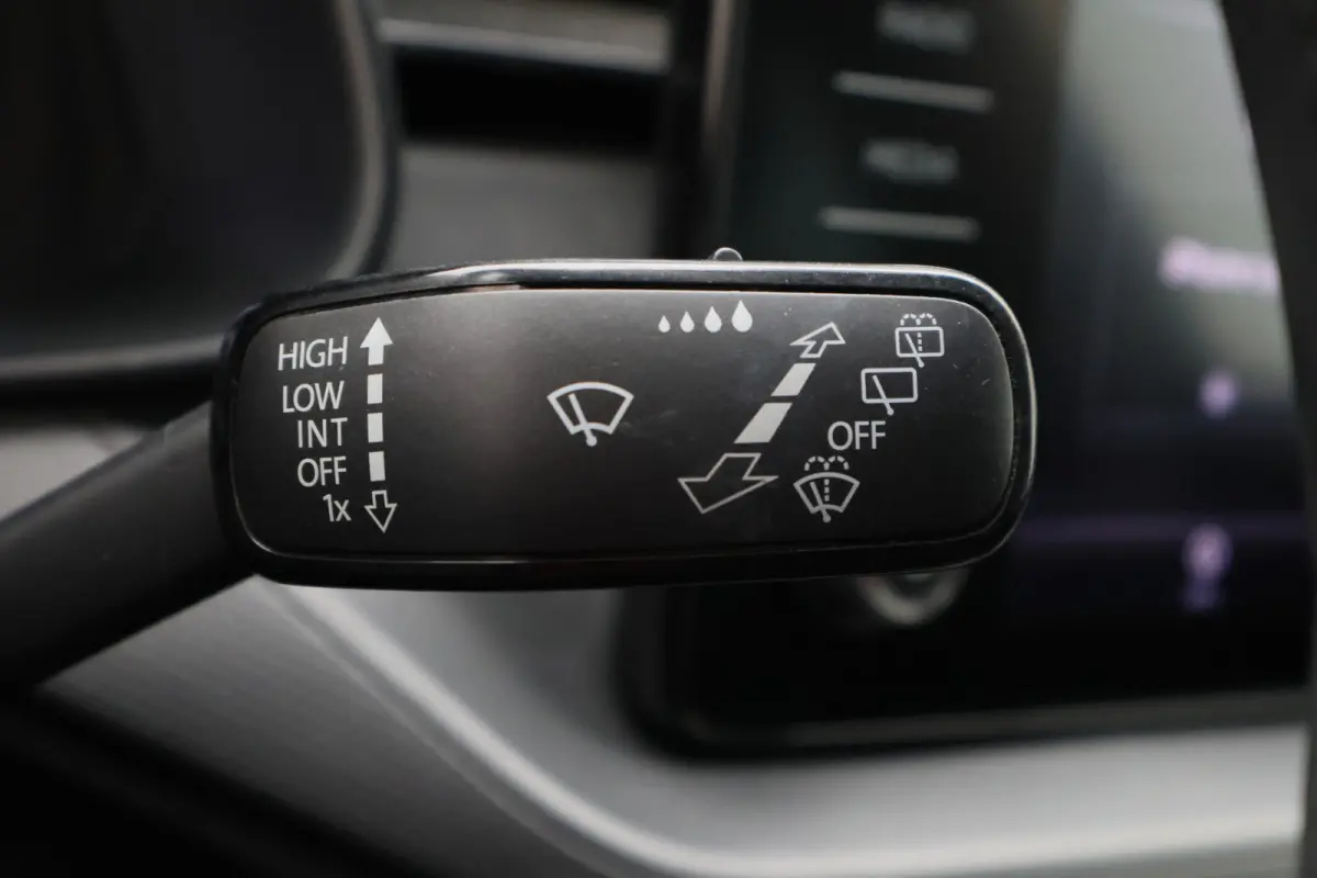 1.0 TSI Ambition Eerste Eigenaar, Airco, Cruise, Apple Carplay, Lane Assist, LED, PDC, 16''