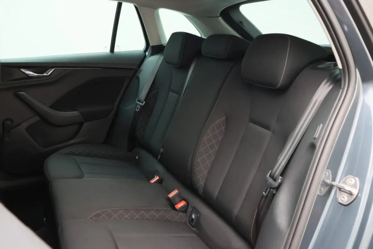 1.0 TSI Ambition Eerste Eigenaar, Airco, Cruise, Apple Carplay, Lane Assist, LED, PDC, 16''