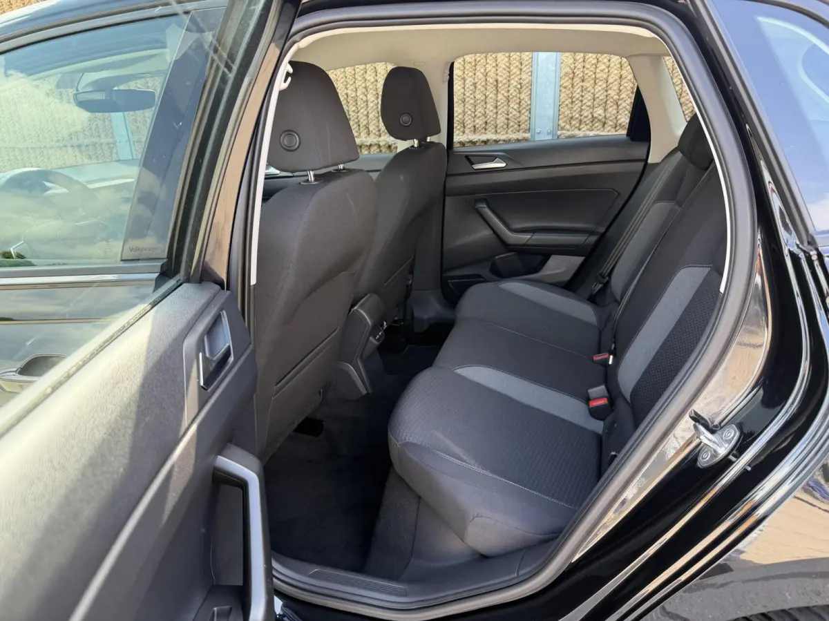 1.0 TSI Life Navigatiesysteem | Digitale cockpit | Airconditioning | Cruise control adaptief | LED koplampen | Rijstrooksensor | Apple CarPlay/Android Auto | DAB ontvanger