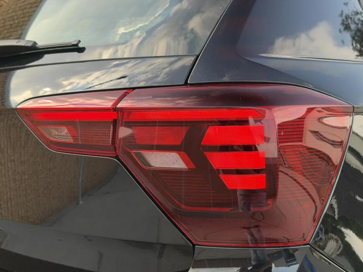 1.0 TSI Life Navigatiesysteem | Digitale cockpit | Airconditioning | Cruise control adaptief | LED koplampen | Rijstrooksensor | Apple CarPlay/Android Auto | DAB ontvanger