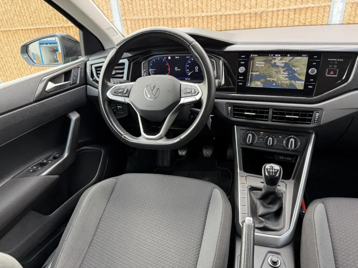 1.0 TSI Life Navigatiesysteem | Digitale cockpit | Airconditioning | Cruise control adaptief | LED koplampen | Rijstrooksensor | Apple CarPlay/Android Auto | DAB ontvanger