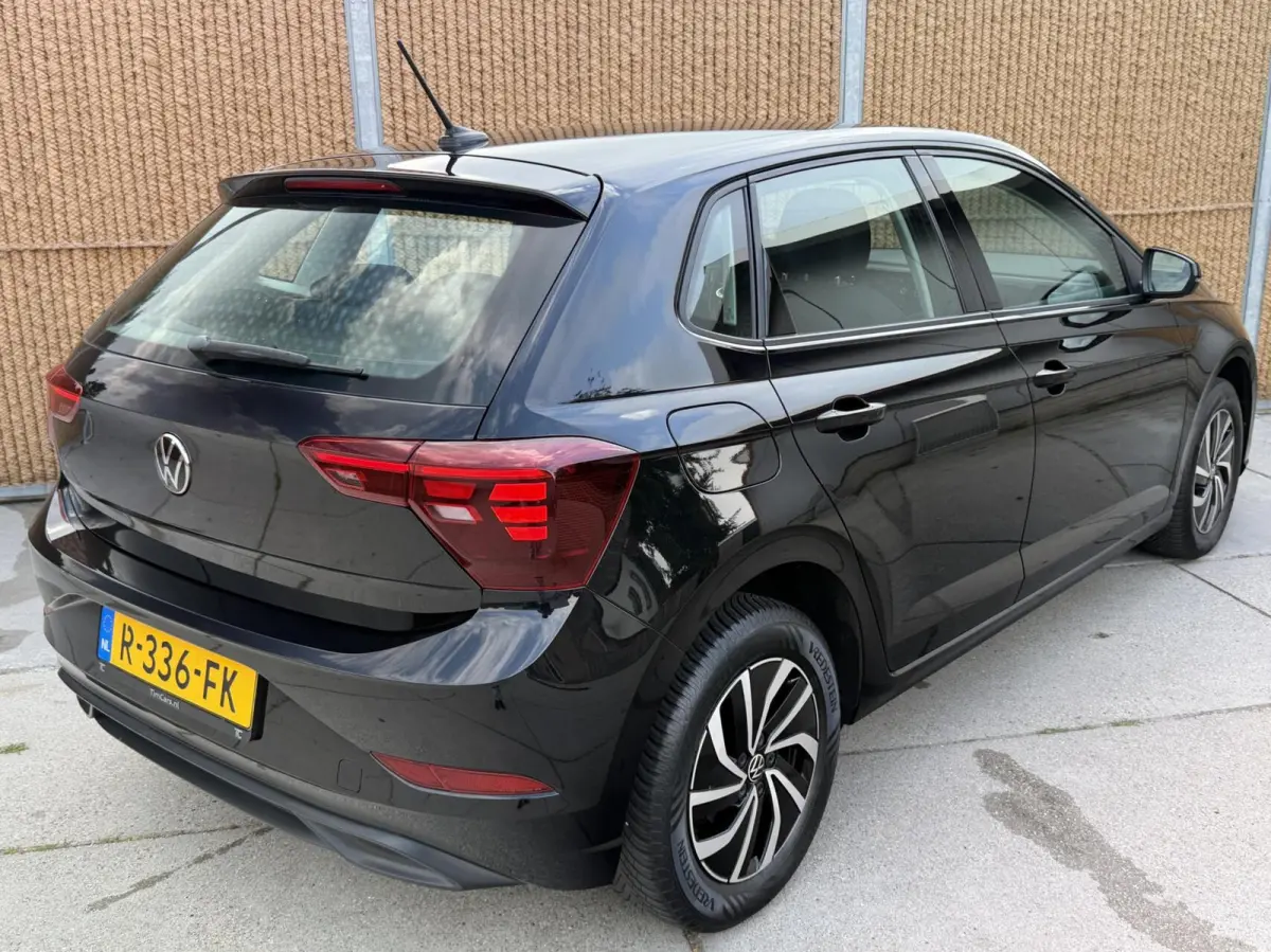 1.0 TSI Life Navigatiesysteem | Digitale cockpit | Airconditioning | Cruise control adaptief | LED koplampen | Rijstrooksensor | Apple CarPlay/Android Auto | DAB ontvanger