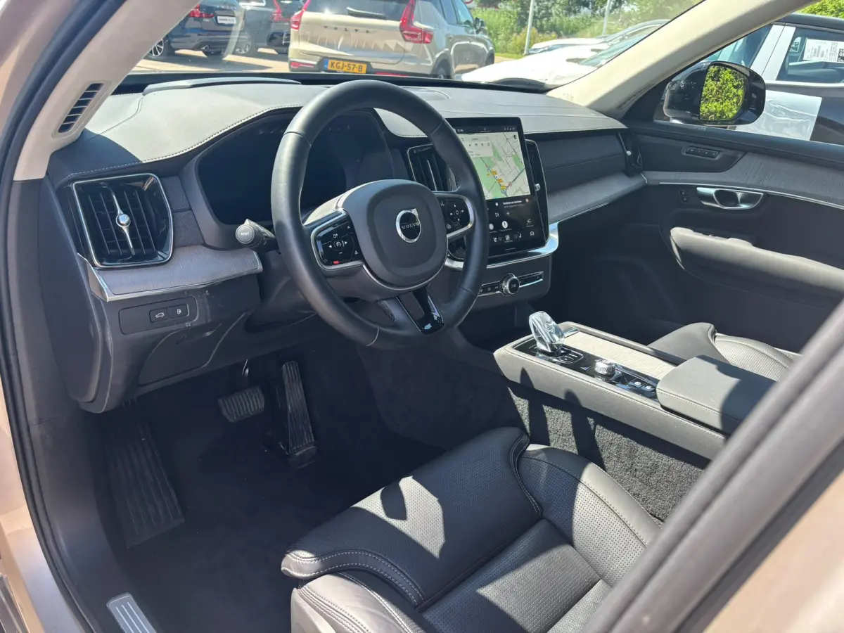 T8 Plug-in hybrid AWD Ultra Dark Trekhaak |Pano dak | 360 camera | Stuur & stoel verwarming | 7 zits |