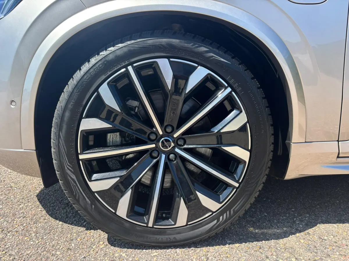T8 Plug-in hybrid AWD Ultra Dark Trekhaak |Pano dak | 360 camera | Stuur & stoel verwarming | 7 zits |
