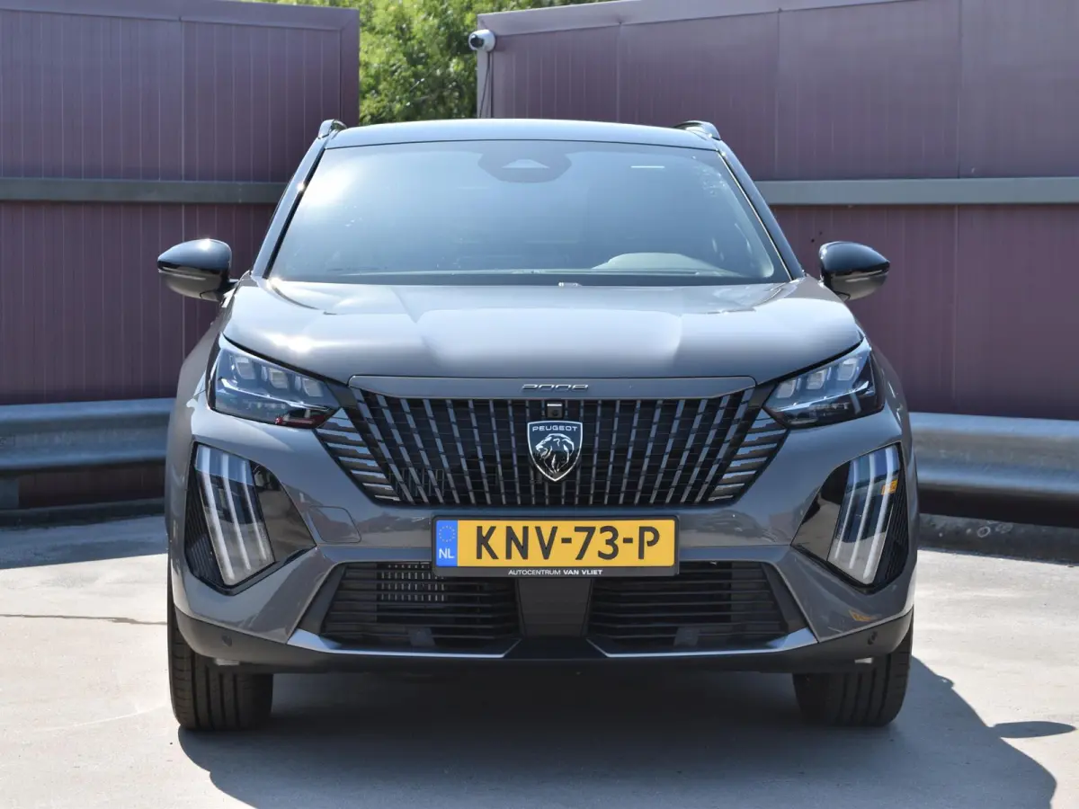 1.2 Hybrid 145 GT adaptive cruise control l 18 inch l 360 camera