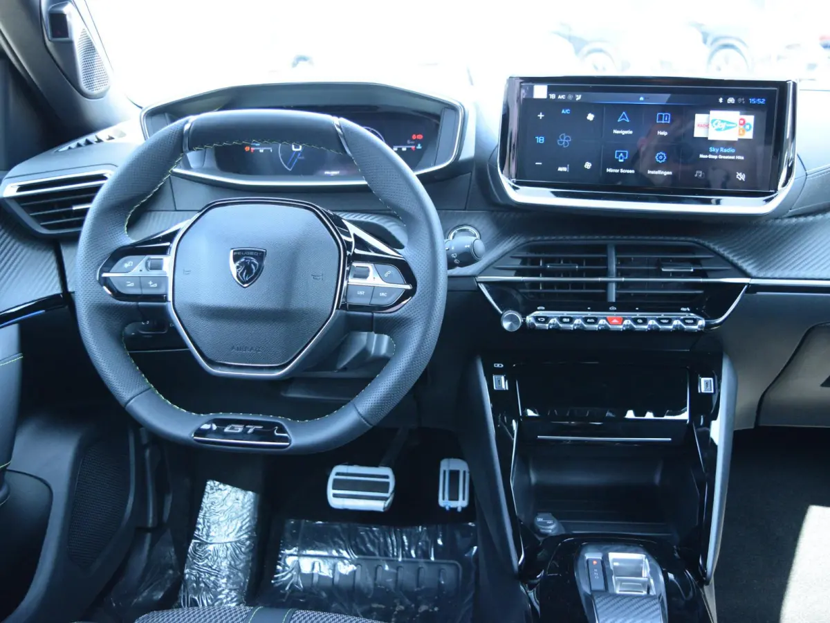 1.2 Hybrid 145 GT adaptive cruise control l 18 inch l 360 camera