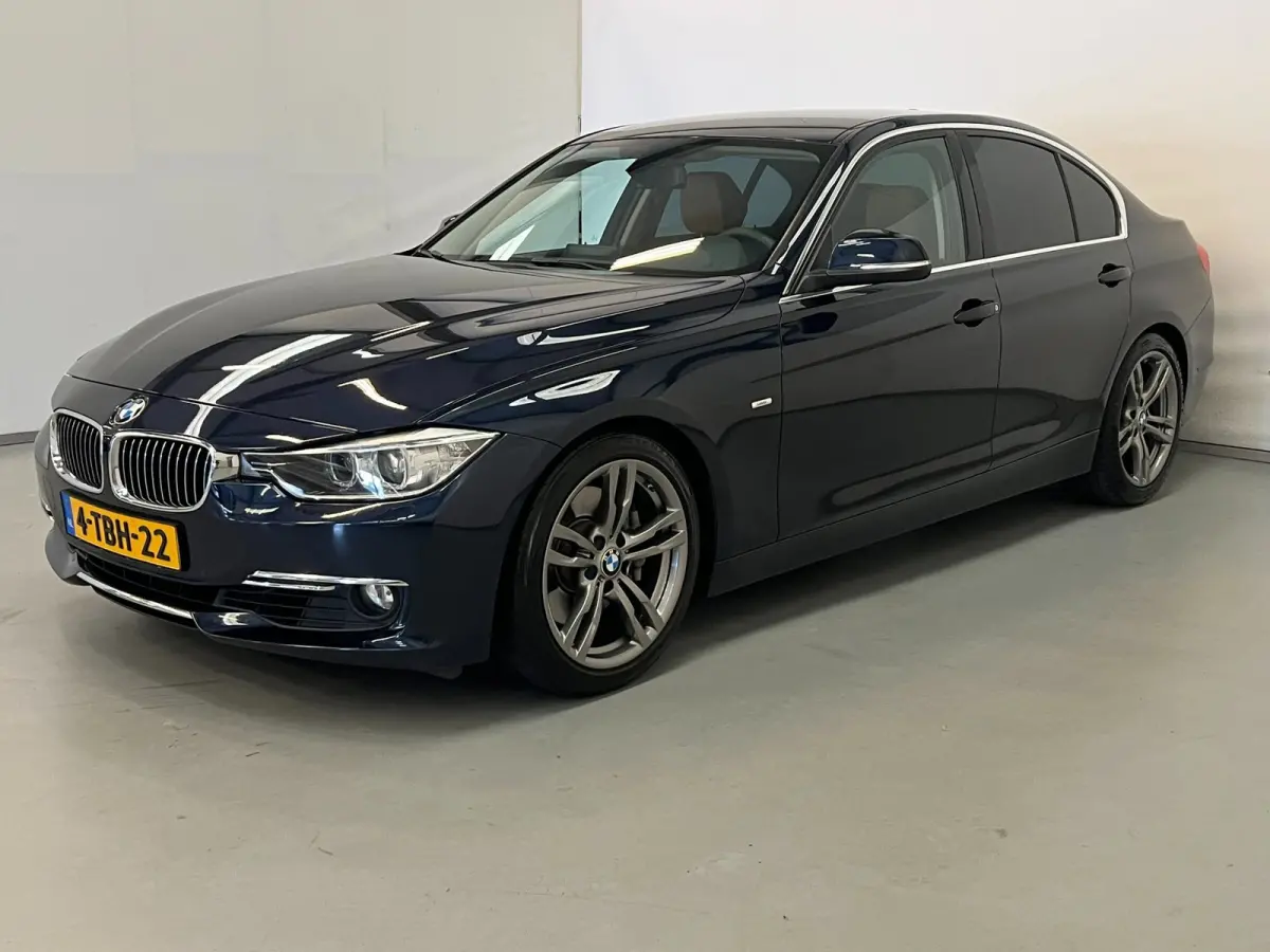 335i High Executive / M-Sport / NL-auto / 18" LM