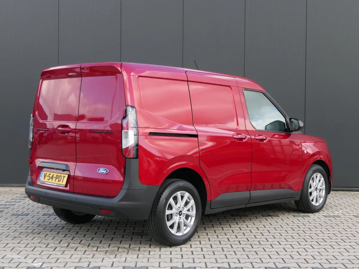 1.0 EcoBoost 125pk Limited | Benzine | Winterpack | Climate Control | Lichtmetalen Velgen | Schuifdeur | Camera | CarPlay/Android Auto
