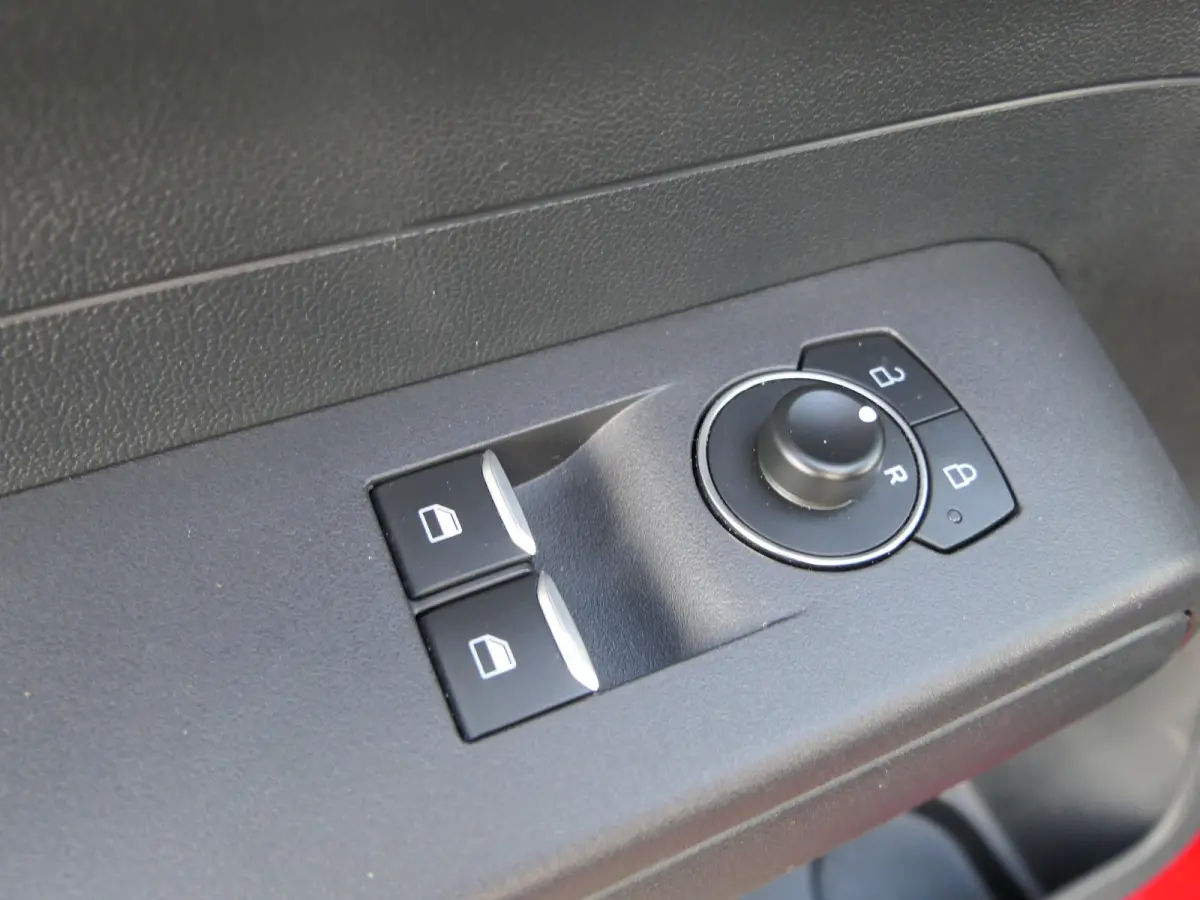 1.0 EcoBoost 125pk Limited | Benzine | Winterpack | Climate Control | Lichtmetalen Velgen | Schuifdeur | Camera | CarPlay/Android Auto