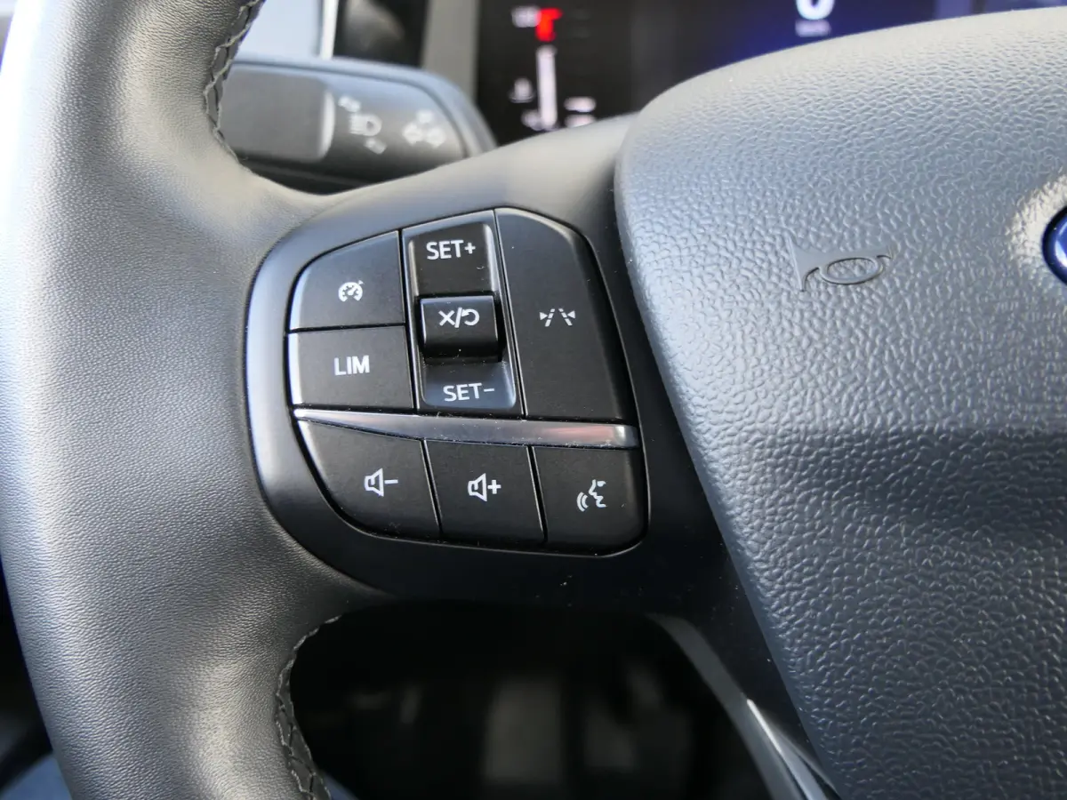 1.0 EcoBoost 125pk Limited | Benzine | Winterpack | Climate Control | Lichtmetalen Velgen | Schuifdeur | Camera | CarPlay/Android Auto