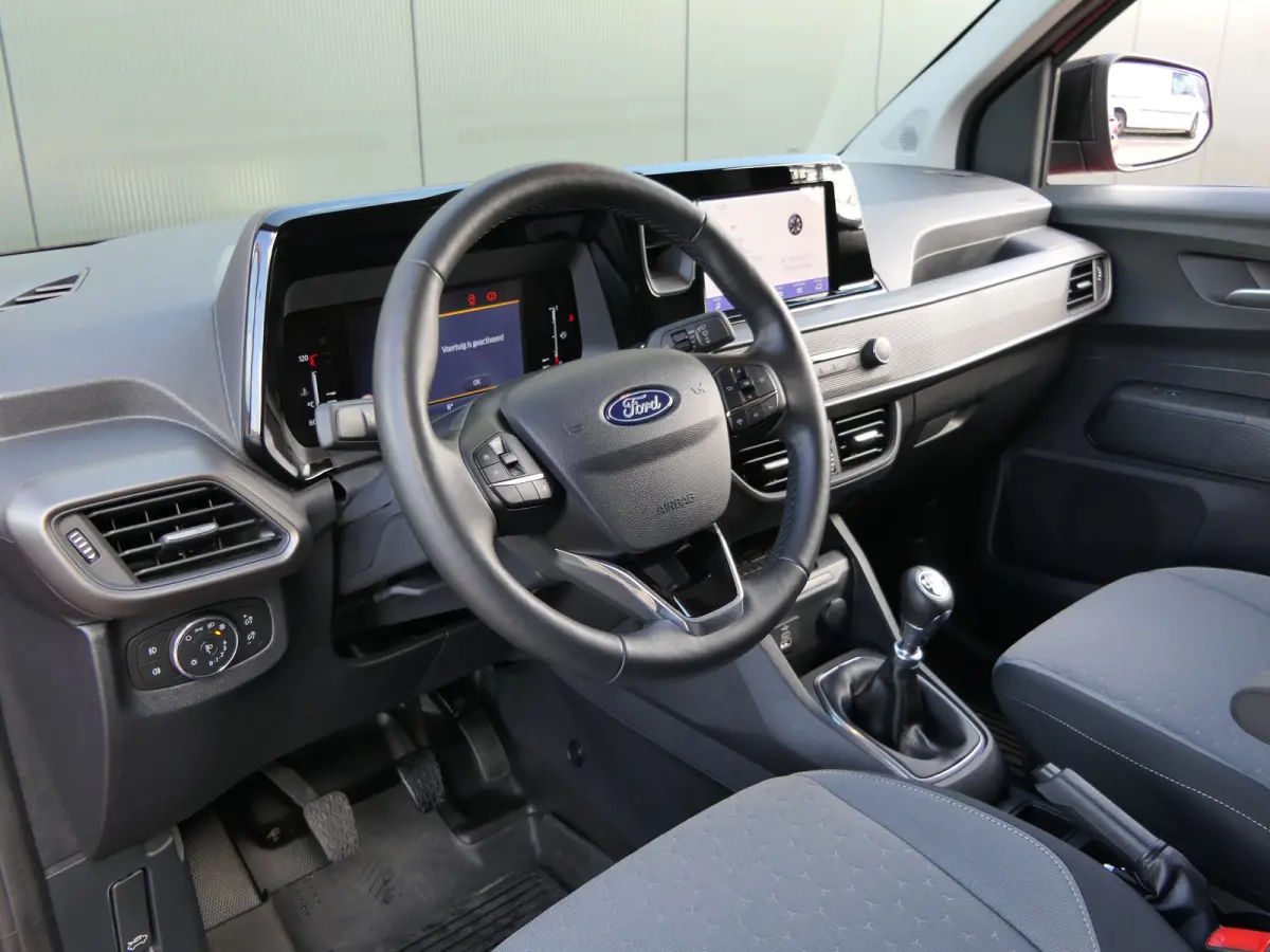 1.0 EcoBoost 125pk Limited | Benzine | Winterpack | Climate Control | Lichtmetalen Velgen | Schuifdeur | Camera | CarPlay/Android Auto