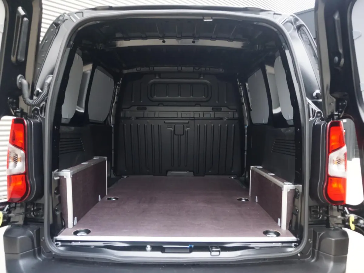 L1 50kWh | camera | Apple Carplay/Android Auto  | laadruimtebetimmering  | Comfort stoelen | rijklaarprijs