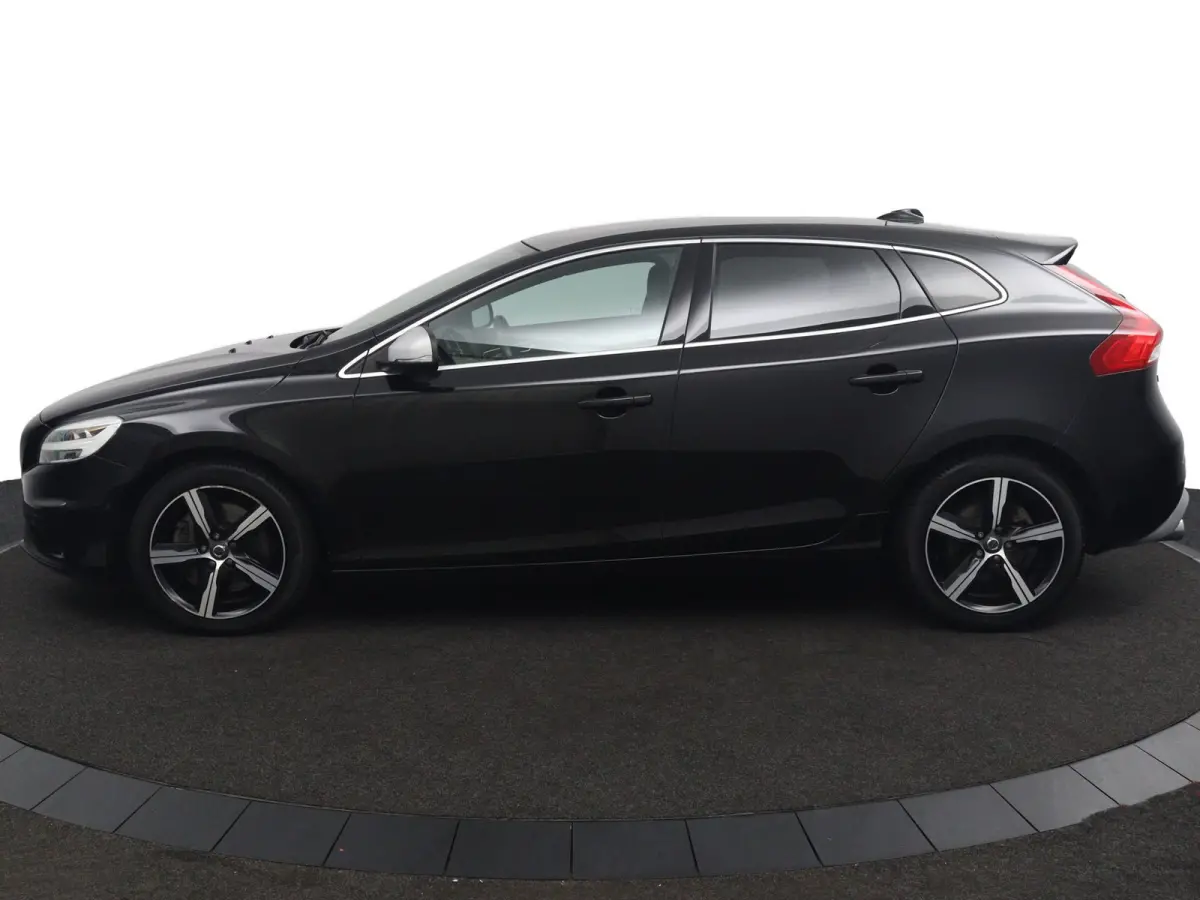 T3 Polar+ Sport | Panoramadak | Harman Kardon | Camera | Parkeersensoren voor en achter | Stoelverwarming |