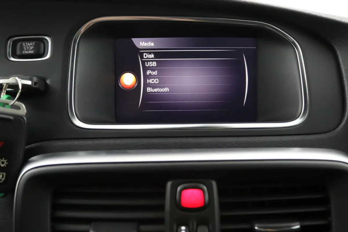 T3 Polar+ Sport R-Design | Panoramadak | Harman Kardon | Camera | Parkeersensoren | Stoelverwarming |