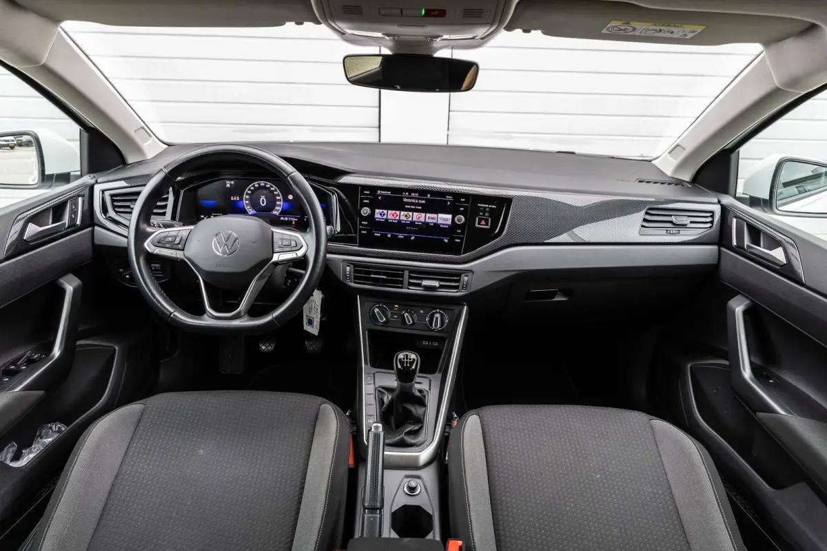 1.0 TSI 95pk Life | Navigatie | App Connect | Parkeersensoren | Cruise Control