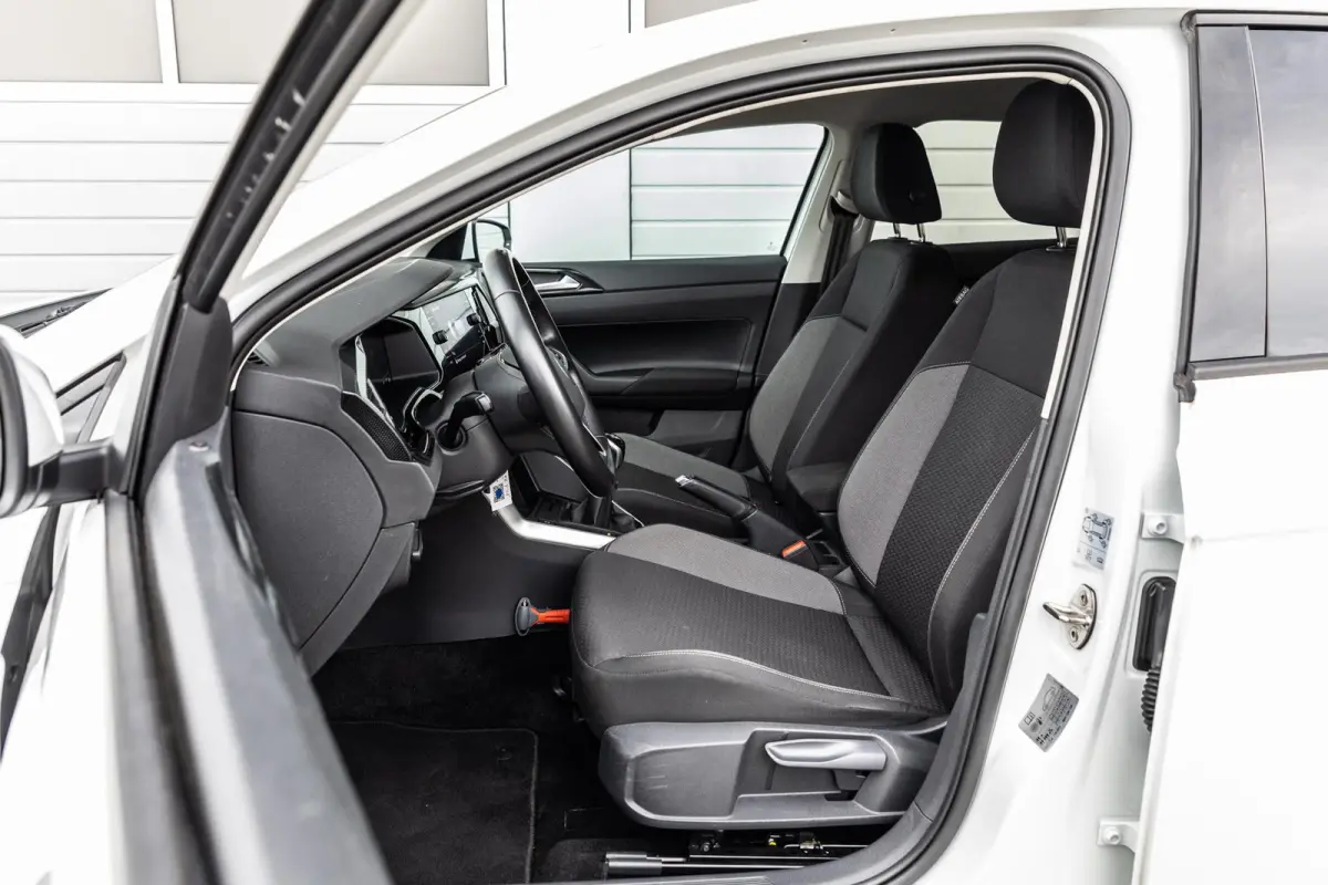 1.0 TSI 95pk Life | Navigatie | App Connect | Parkeersensoren | Cruise Control