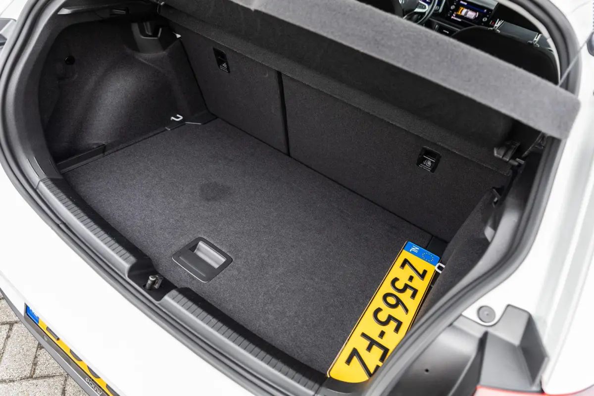 1.0 TSI 95pk Life | Navigatie | App Connect | Parkeersensoren | Cruise Control