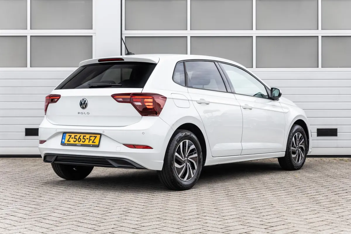 1.0 TSI 95pk Life | Navigatie | App Connect | Parkeersensoren | Cruise Control