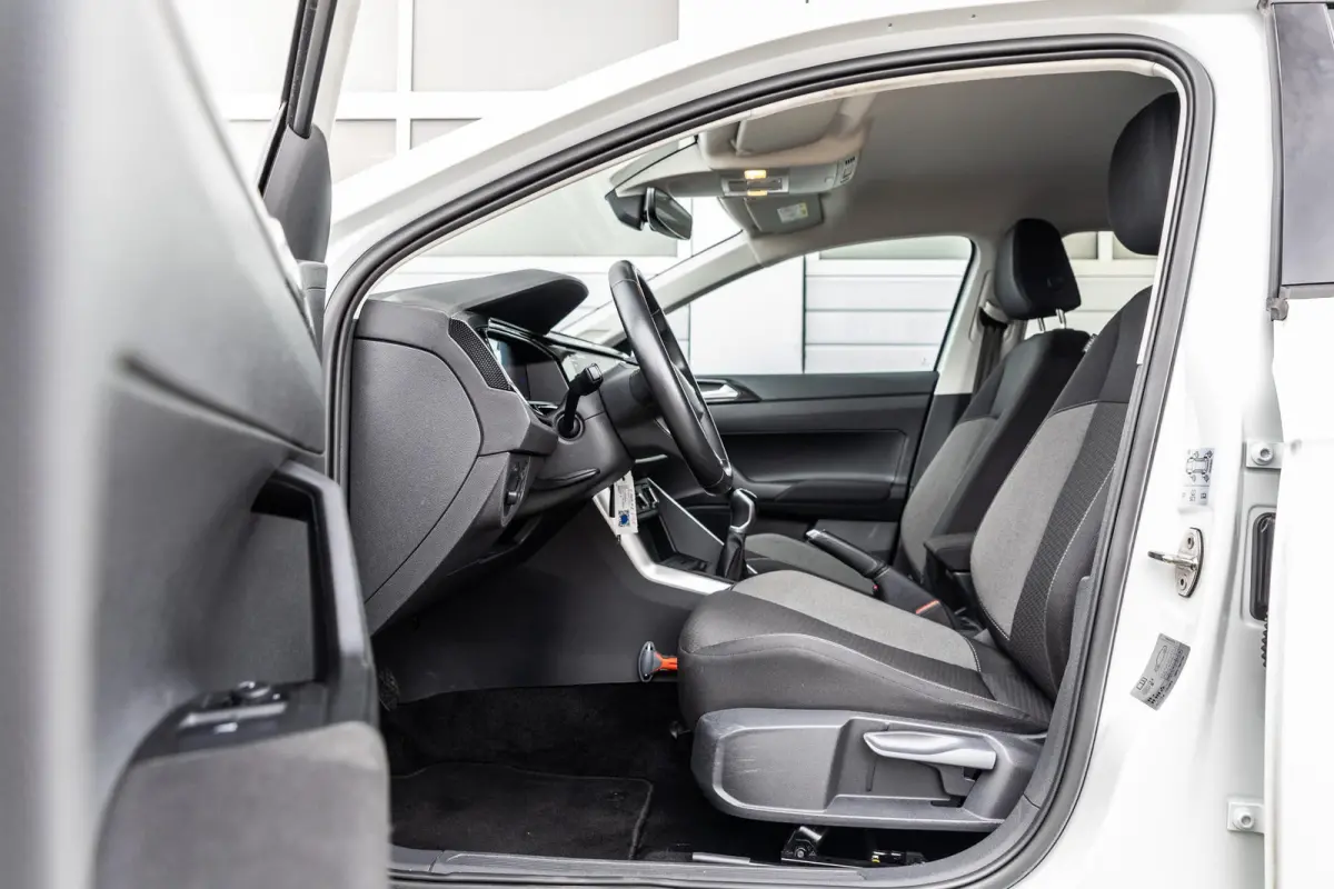 1.0 TSI 95pk Life | Navigatie | App Connect | Parkeersensoren | Cruise Control