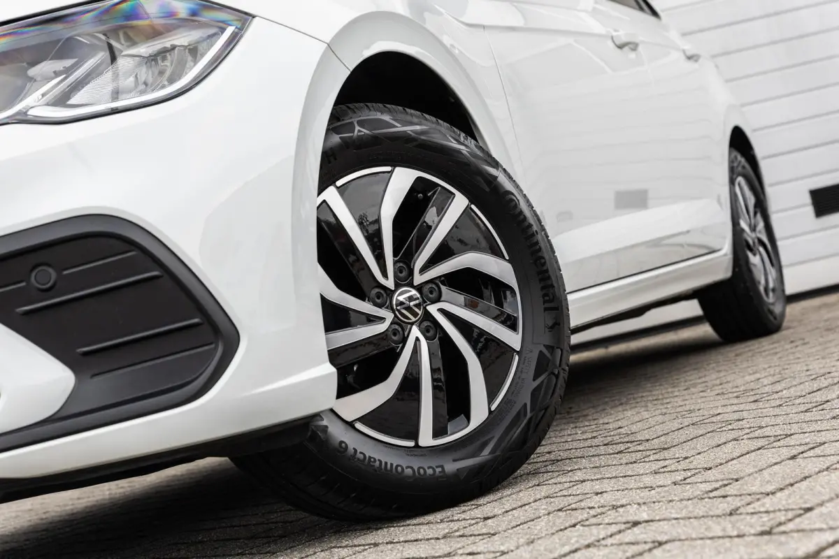 1.0 TSI 95pk Life | Navigatie | App Connect | Parkeersensoren | Cruise Control
