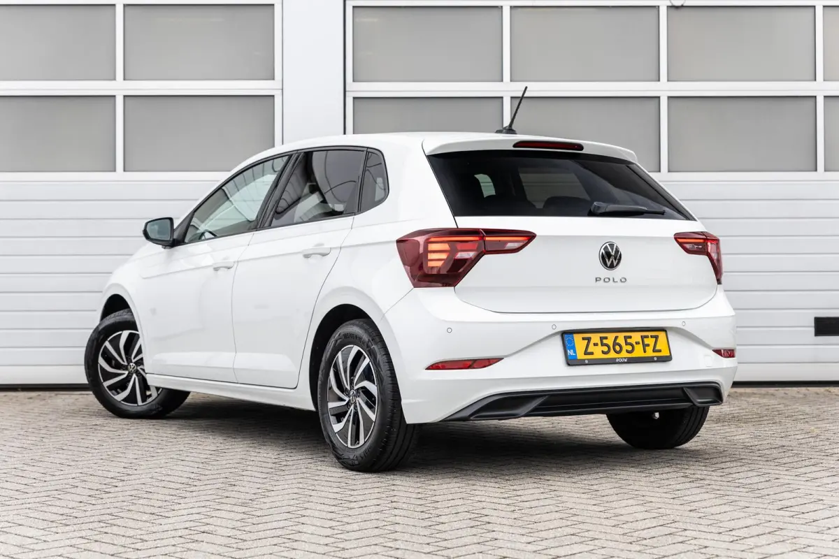 1.0 TSI 95pk Life | Navigatie | App Connect | Parkeersensoren | Cruise Control