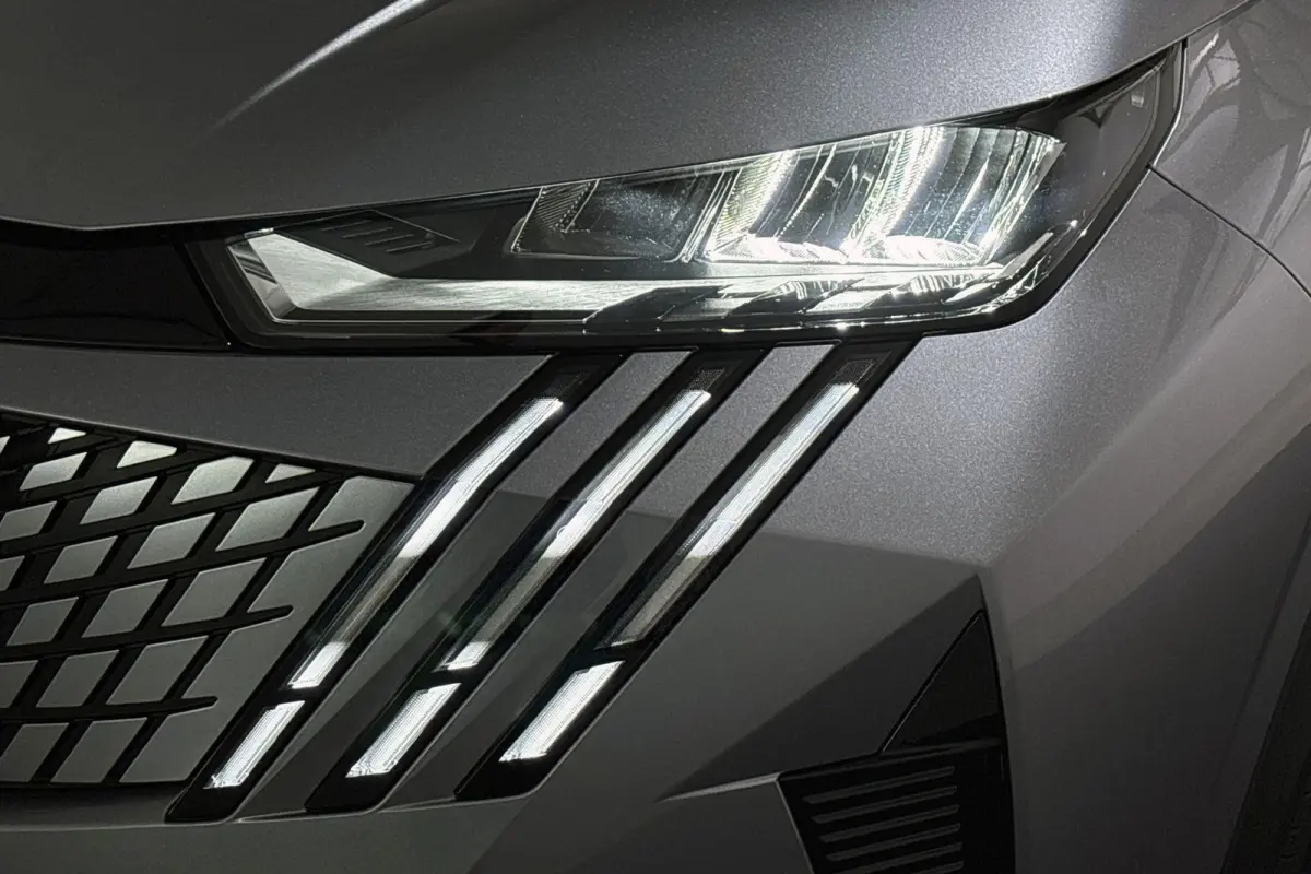 1.6 plug-in Hybrid 195 Allure | Navi | Camera | Trekhaak | Voordeel |