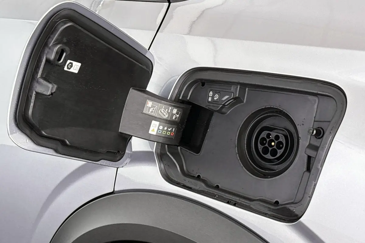 1.6 plug-in Hybrid 195 Allure | Navi | Camera | Trekhaak | Voordeel |