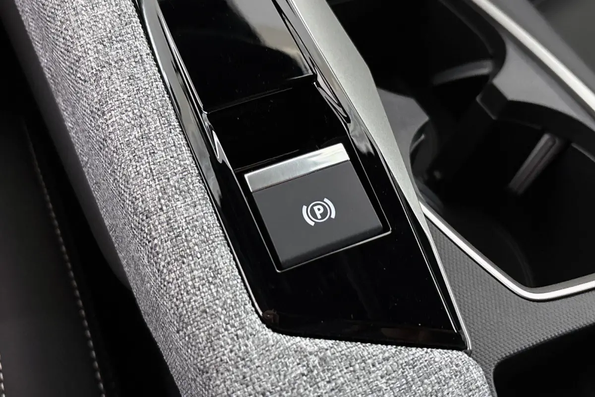 1.6 plug-in Hybrid 195 Allure | Navi | Camera | Trekhaak | Voordeel |