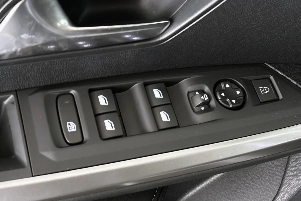 1.6 plug-in Hybrid 195 Allure | Navi | Camera | Trekhaak | Voordeel |