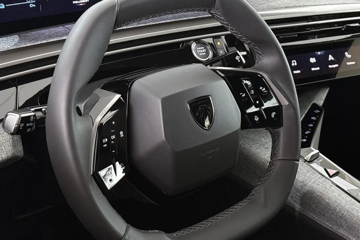 1.6 plug-in Hybrid 195 Allure | Navi | Camera | Trekhaak | Voordeel |