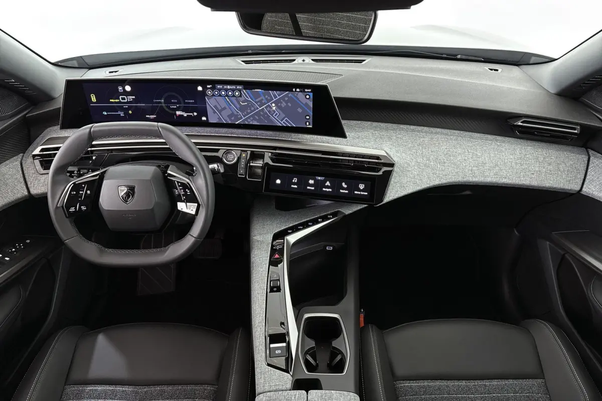 1.6 plug-in Hybrid 195 Allure | Navi | Camera | Trekhaak | Voordeel |