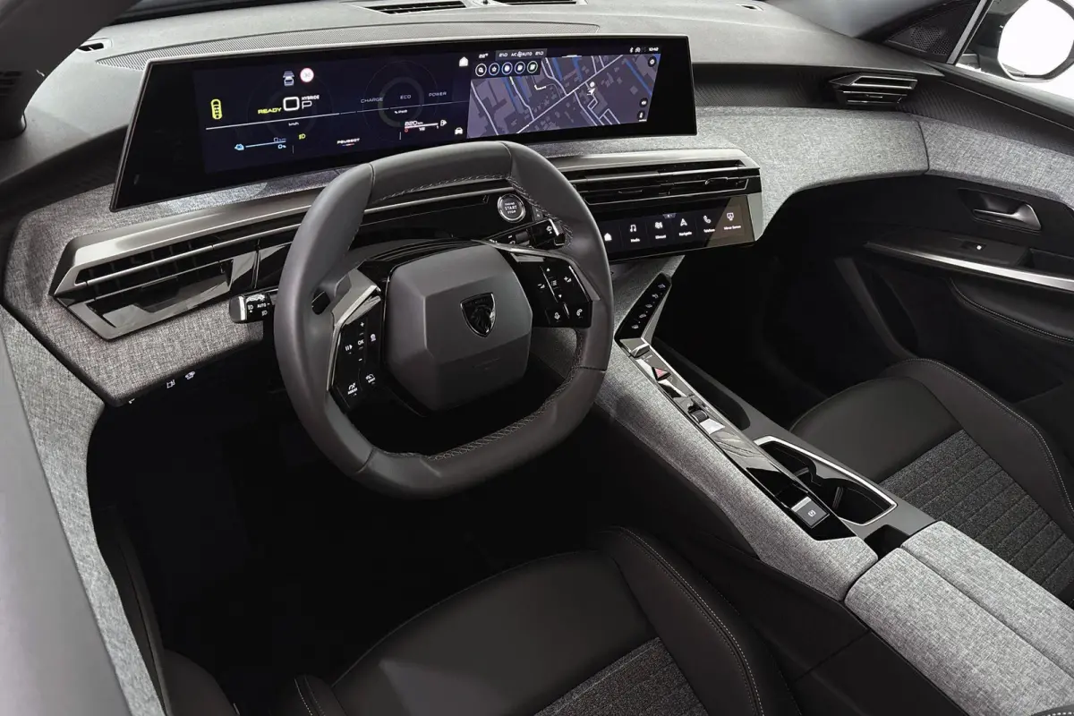 1.6 plug-in Hybrid 195 Allure | Navi | Camera | Trekhaak | Voordeel |